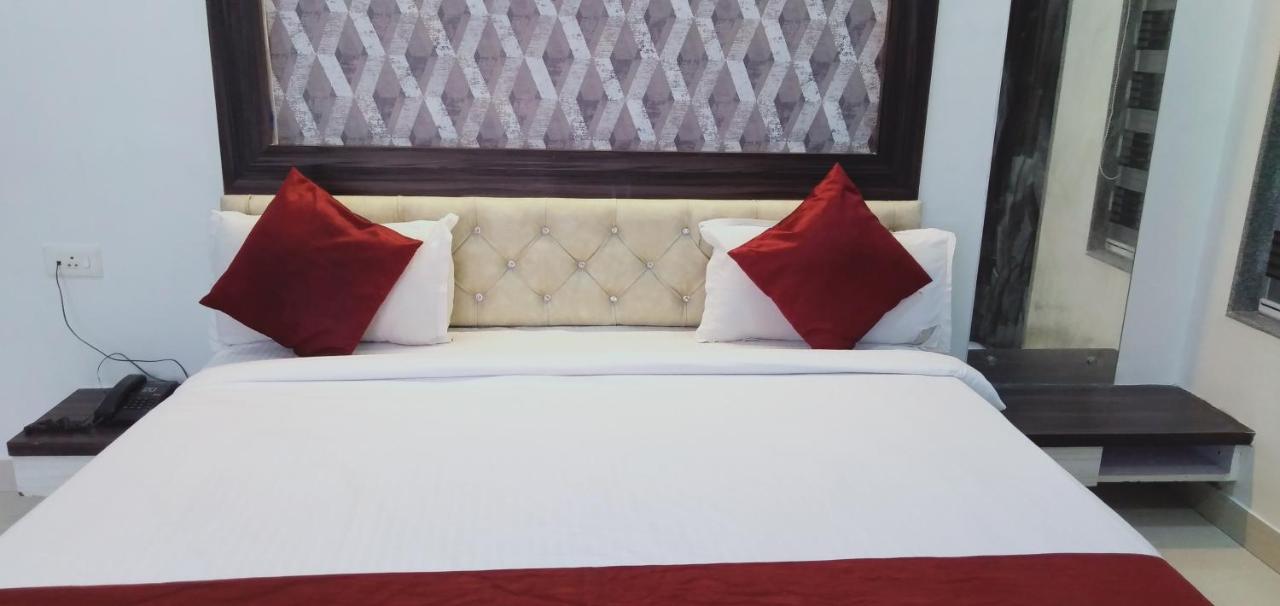 פונה Hotel White House מראה חיצוני תמונה