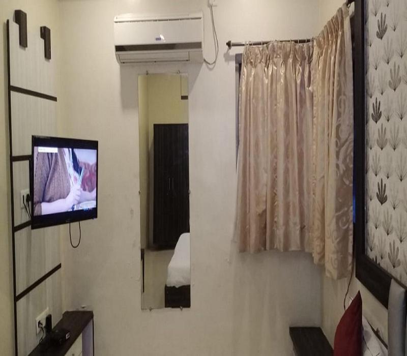 פונה Hotel White House מראה חיצוני תמונה
