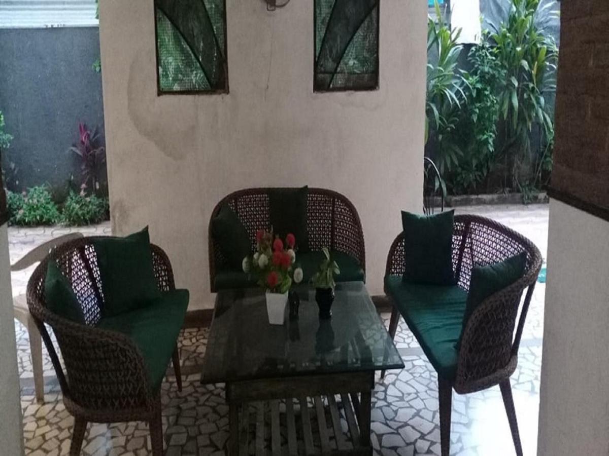 פונה Hotel White House מראה חיצוני תמונה