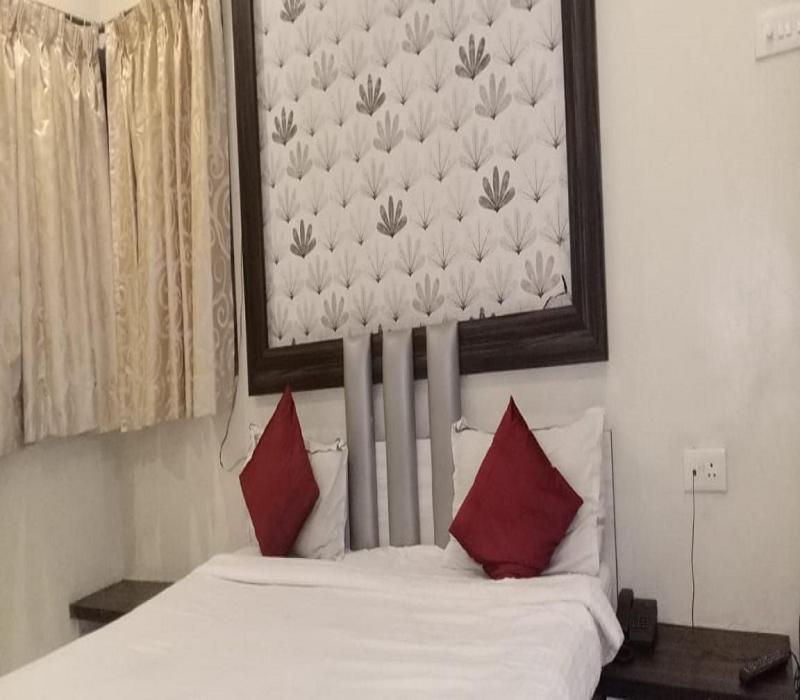 פונה Hotel White House מראה חיצוני תמונה
