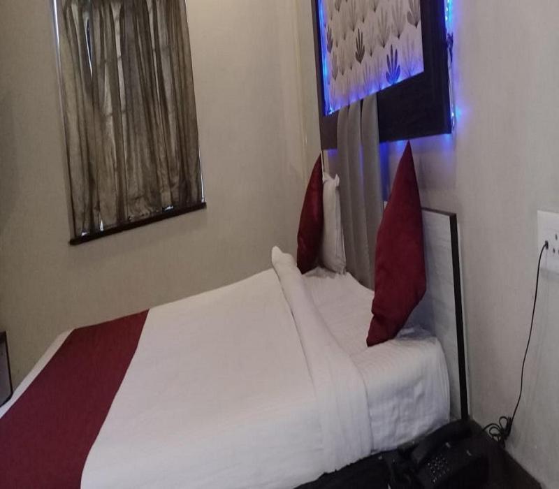 פונה Hotel White House מראה חיצוני תמונה