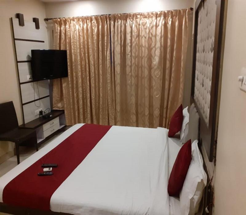 פונה Hotel White House מראה חיצוני תמונה